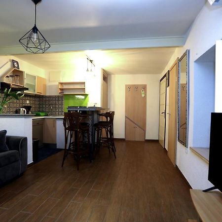 Apartment Secret Life シベニク エクステリア 写真