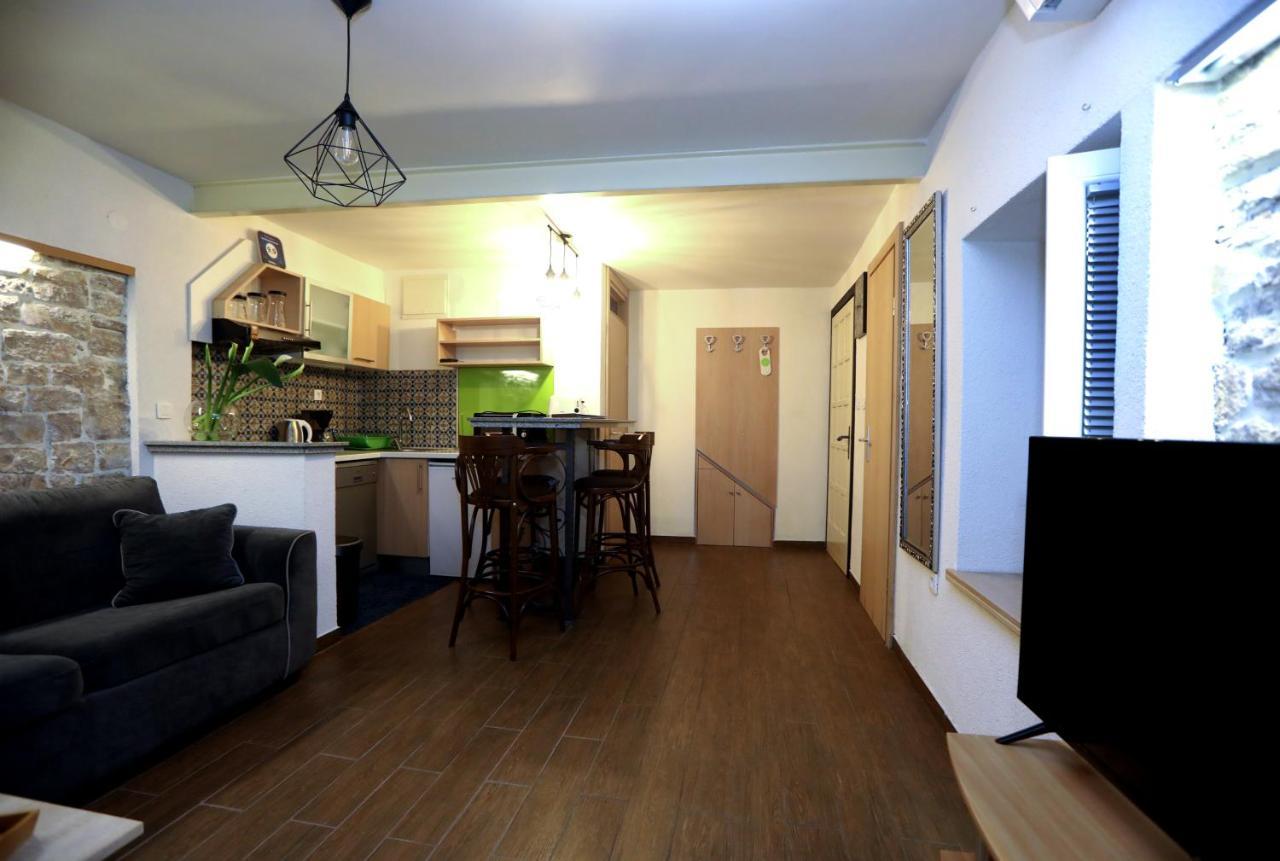 Apartment Secret Life シベニク エクステリア 写真